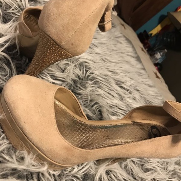 Nude heels - Picture 3 of 4